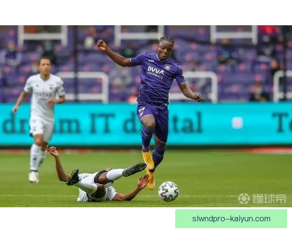 比利时多库边路飞翼状态回暖，吸引各大俱乐部关注