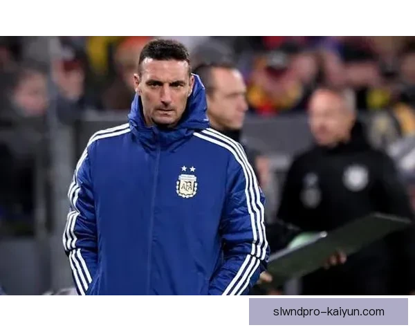 斯卡洛尼防守端提升点：近期防线组织与协防效率持续优化